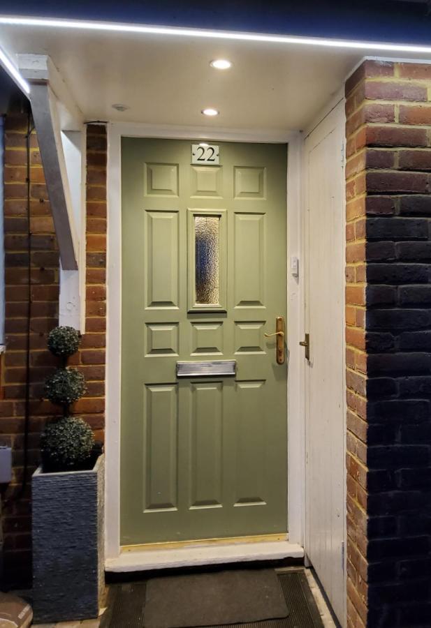 Air Conditioned Modern Double Bed Room With Private Attached Bathroom - Free Parking - Near London Heathrow Airport & Southall Broadway Extérieur photo