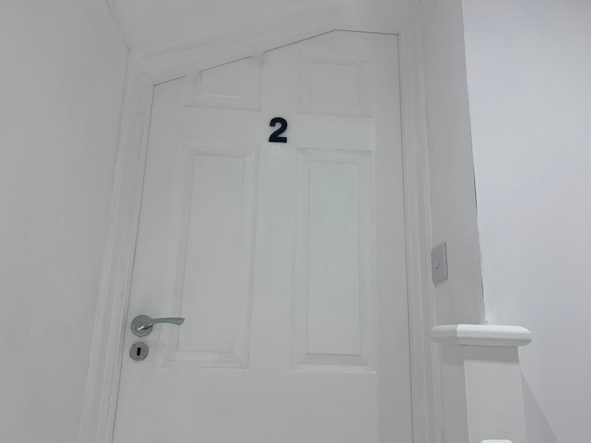 Air Conditioned Modern Double Bed Room With Private Attached Bathroom - Free Parking - Near London Heathrow Airport & Southall Broadway Extérieur photo