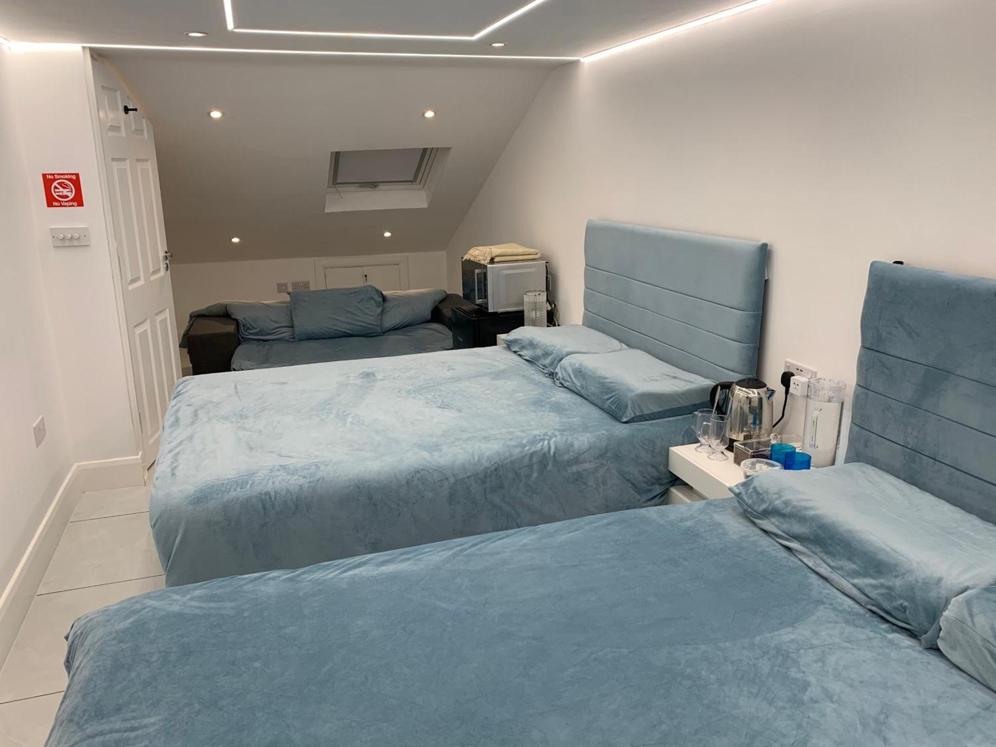Air Conditioned Modern Double Bed Room With Private Attached Bathroom - Free Parking - Near London Heathrow Airport & Southall Broadway Extérieur photo